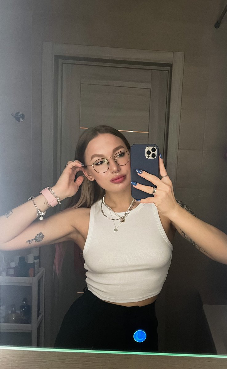 арина ну что за х tweet media