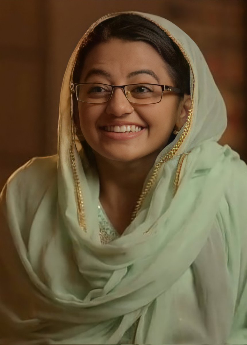 CoFfEe___MuG's tweet photo. Same smile different vibes🤍🖤
~REEL vs REAL

#HellyShah | #HellyHolics https://t.co/ElAhhQe4Fg