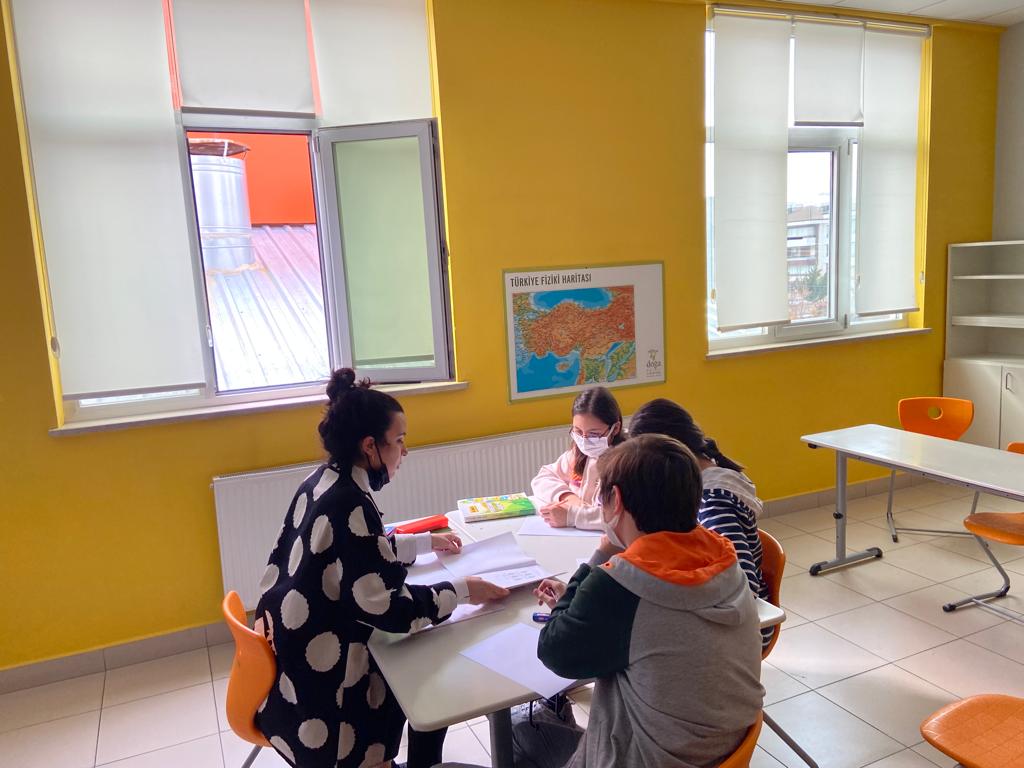 LGS'ye sayılı günler kala 8.sınıflarımız ile matematik  soru çözüm ve etütlerimiz hız kesmeden devam ediyor. 📚✏️📒<a href="/berivandulger/">Berivan Dülger</a> <a href="/erdaloezkara/">Erdal Özkara</a> <a href="/AskNyesilbas/">AşkınYeşilbaş</a> @konyadogakoleji