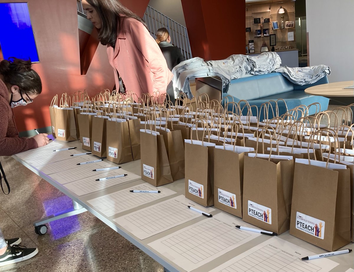 MrsLauer's tweet image. Our first 'FAFSA/CASFA Family Night' to support  Pathways to Teaching students was a hit! 174 families worked w/ St. Vrain family liaisons, counselors and administrators to pave the pathway to college AND teaching careers! @StVrainOPD @ServingStVrain @SVVSDsupt #stvrainstorm