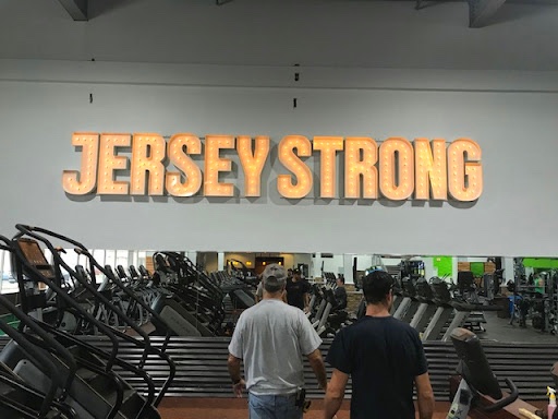TheRustyMarquee's tweet photo. The gym owner knows the value of getting fit 🏋🤸‍♀️ and doing it in style. 

https://t.co/ywu3M7XB69

#TheRustyMarquee #RustyMarquee #MarqueeLights #LightSign #MarqueeSign #CustomSign #CustomMarquee https://t.co/tHrU7bShw2