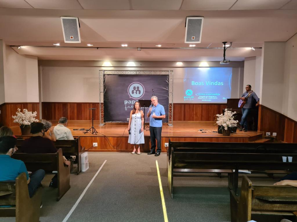 ibdobarropreto's tweet photo. Na última sexta-feira aconteceu o primeiro Papo de Família! Foi um momento pra lá de especial de investimento no casamento, diversão e comunhão. https://t.co/4u3QL9kmWz