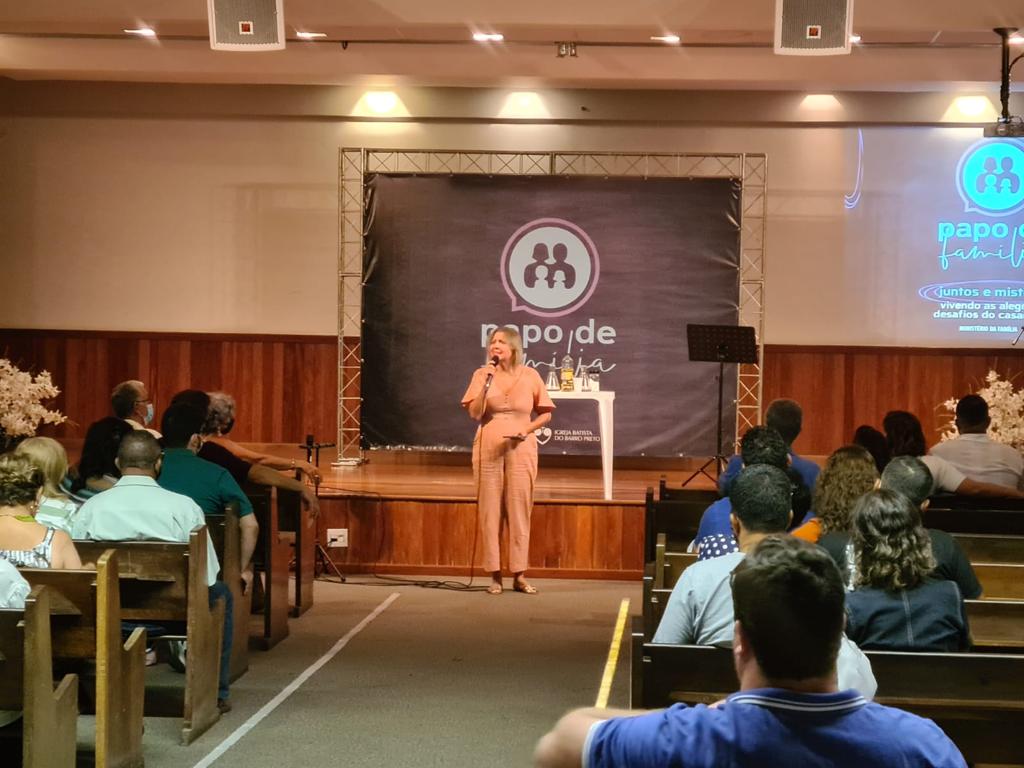 ibdobarropreto's tweet photo. Na última sexta-feira aconteceu o primeiro Papo de Família! Foi um momento pra lá de especial de investimento no casamento, diversão e comunhão. https://t.co/4u3QL9kmWz