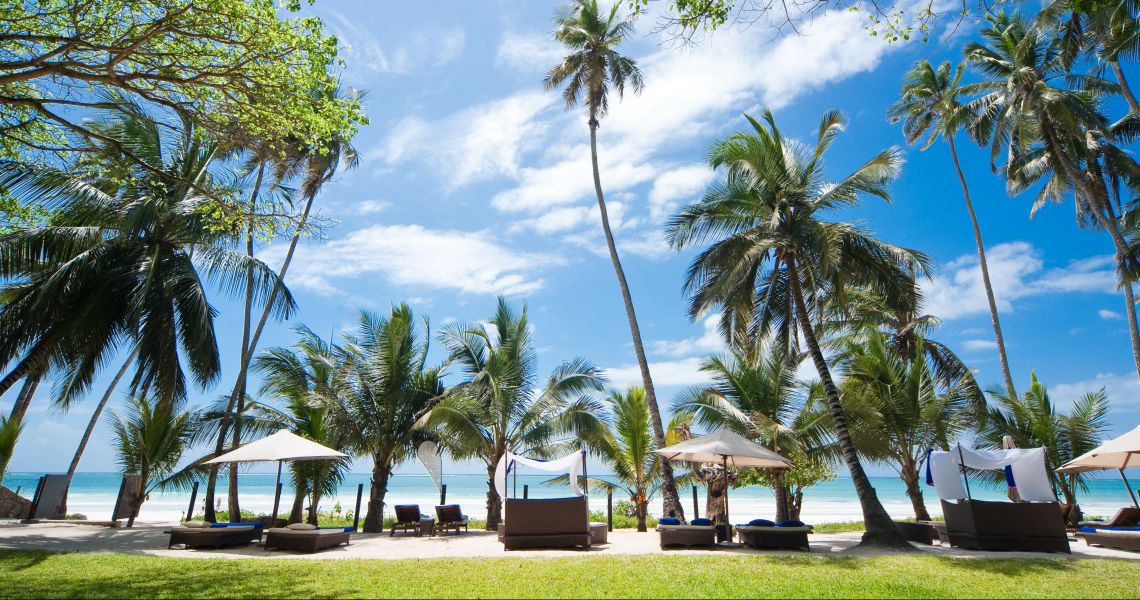 HolidayDealers's tweet photo. 𝐎𝐟 𝐋𝐮𝐱𝐮𝐫𝐲 𝐕𝐢𝐥𝐥𝐚𝐬 𝐚𝐧𝐝 𝐄𝐱𝐪𝐮𝐢𝐬𝐢𝐭𝐞𝐧𝐞𝐬𝐬 - Almanara ➡️https://t.co/787u3Kq2ZN
#Kenya #travel #TembeaKenya #travelkenya #traveling #Diani #luxurytravel #luxury https://t.co/6pYdWE8RnQ