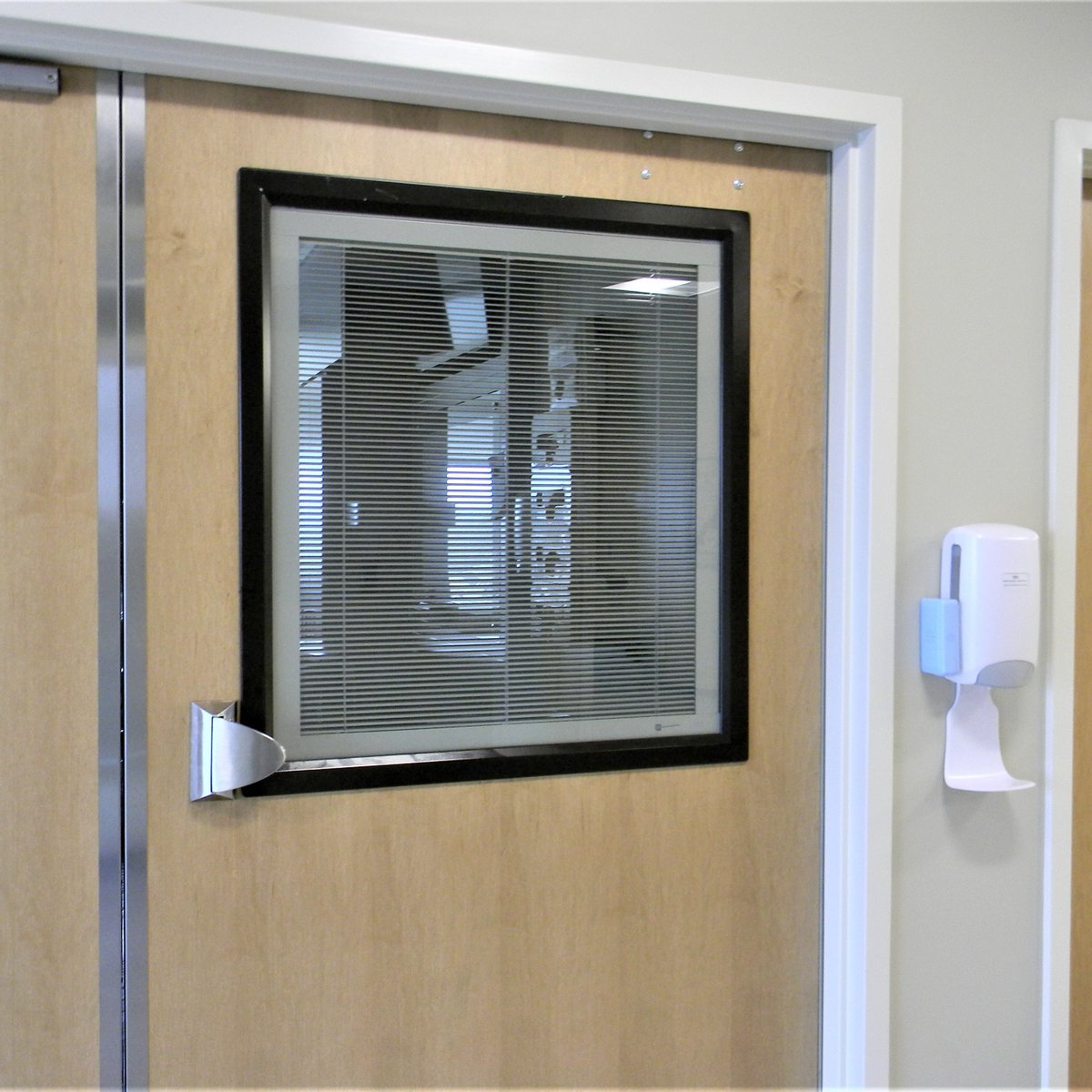 Making Privacy Beautiful at the <a href="/NorthsideHosp/">Northside Hospital</a> in Georgia! Stylish and sophisticated, our totally cordless blind system helps provide privacy and safety for all patients. loom.ly/gkRChGU
.
.
.
#PrivacyGlassSolutions #privacy #architects #BetweenGlassBlinds