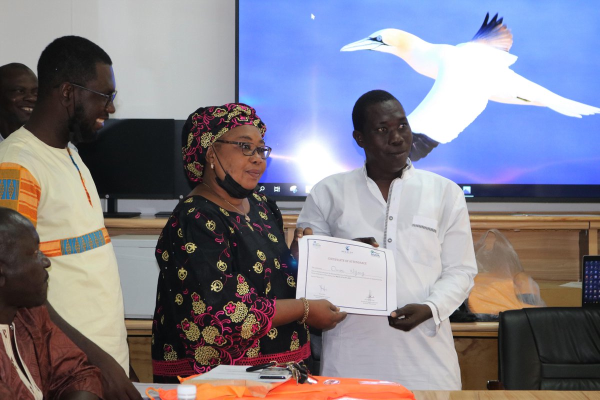 BirdLifeAfrica's tweet photo. ✅ 40 fisheries observers, 3 staff from the Vessel Monitoring System unit + 1 statistical data manager were trained last week in the Gambia on protocols for collecting data on the incidental catches of seabirds 🐦 and sea turtles 🐢 in industrial fisheries. 

@MavaFdn #bycatch https://t.co/NgHOX4s5uP