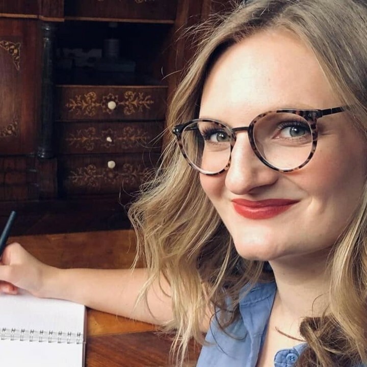 Lydia Kämpf - eure Traurednerin mit Herz und Seele im Rheinland oder weltweit
Eure Gefühle und Emotionen kleide ich in die passenden Worte für eure Freie Trauung.

Link zu mir in der Bio.
#Traurednerin #FreieTrauung