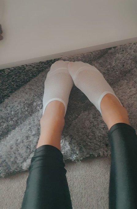 One for my sock and ankle lovers 😘 see my toes through these ankle socks.. cum or oil? 💦 https://t.c<a href="/tag/feet"class="tags"><span>#feet</span></a><a href="/tag/socks"class="tags"><span>#socks</span></a><a href="/tag/pedicure"class="tags"><span>#pedicure</span></a><a href="/tag/toes"class="tags"><span>#toes</span></a><a href="/tag/promotion"class="tags"><span>#promotion</span></a><a href="/tag/fishnet"class="tags"><span>#fishnet</span></a>