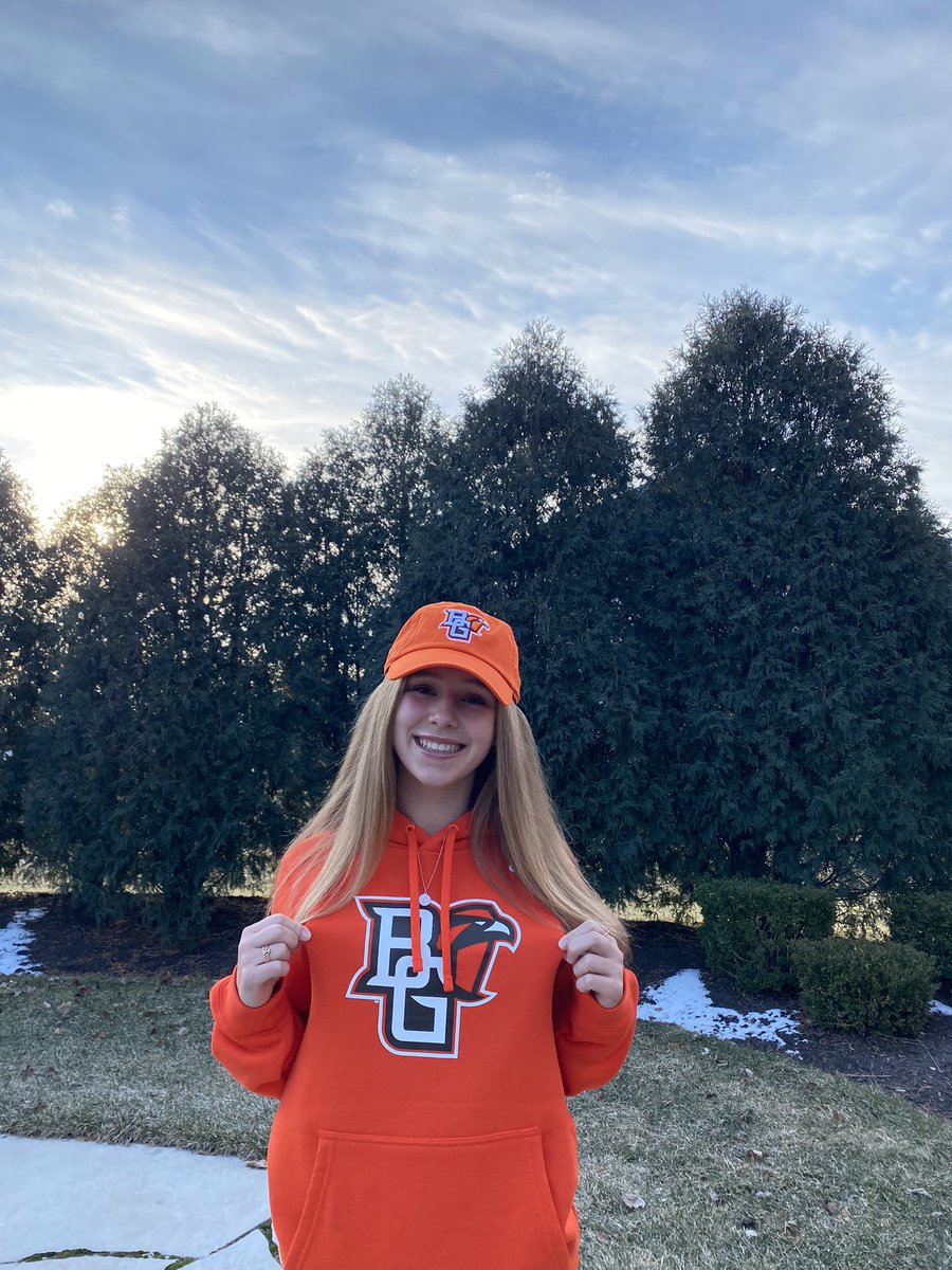 christineerd88's tweet photo. I am beyond grateful to continue my academic and athletic career at Bowling Green State University. I would like to thank my family, coaches, teammates, and friends who have helped me on this D1 journey!!! @bgsuwsoc @TheECNL @EclipseSelectSC https://t.co/gfXmq9VifA