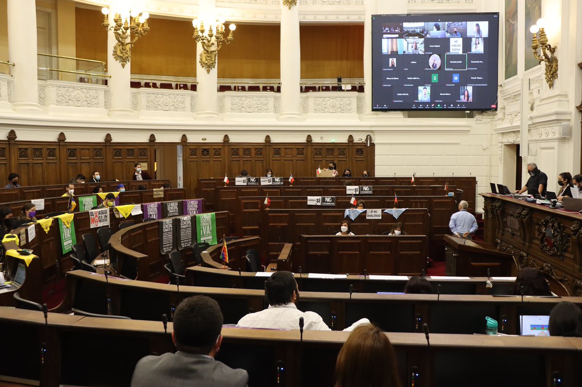 En breve, la presidenta de la CUT, Silvia Silva, expondrá sobre las iniciativas constitucionales presentadas por la Central, en la Comisión de Derechos Fundamentales de la <a href="/convencioncl/">Chile Convención</a> 🧐 Síguelo en vivo por Facebook CUT Chile 📲