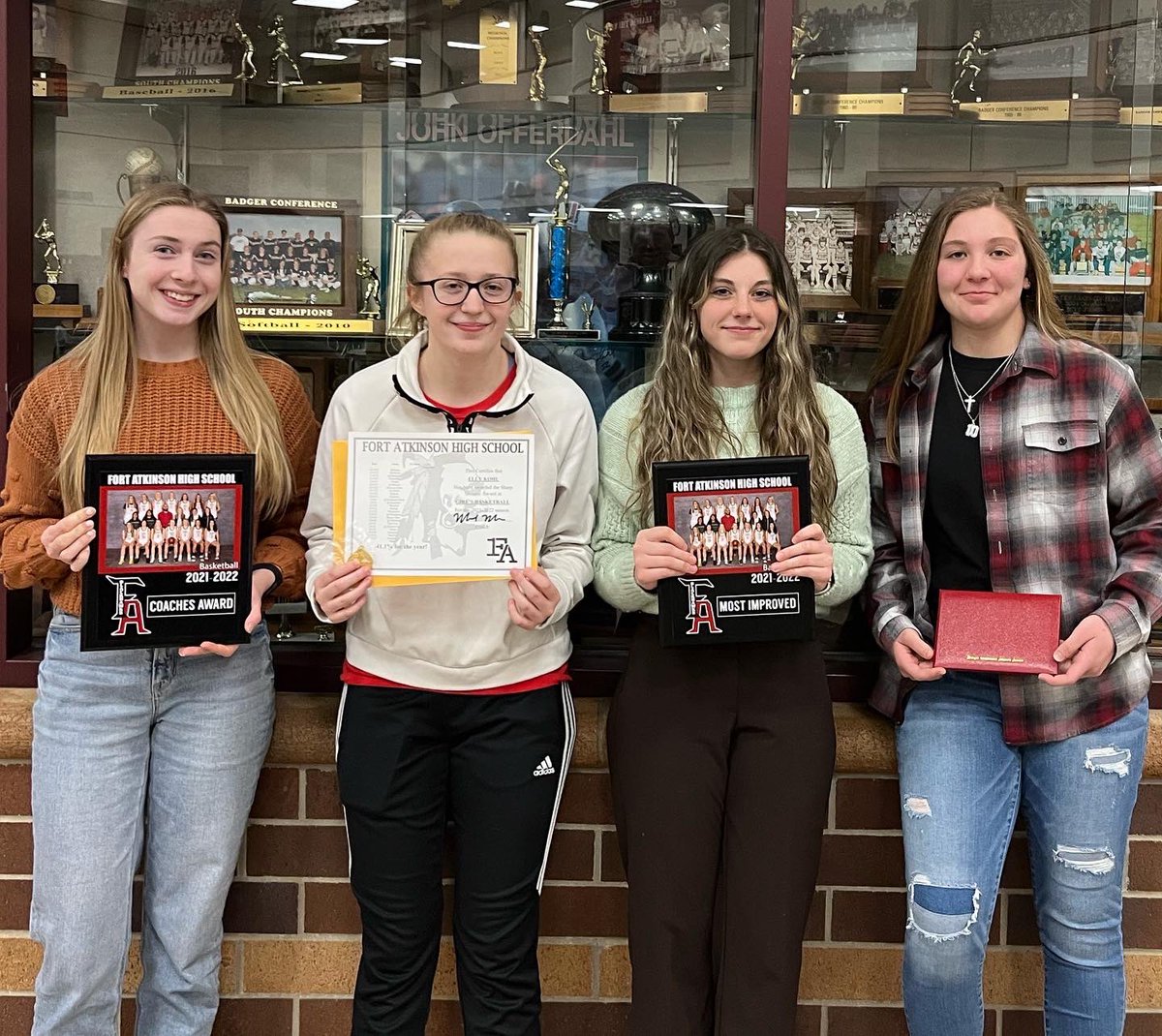 BlackhawksLady's tweet photo. HS season end banquet. A lot of effort/hard work by players/coaches. 11 wins, b2b conf. wins, brought Paddle home! 
Taylor Marquart-MVP
Payton Neste-Most Improved
Kiara Wolfram-Coaches Award
Elly Kohl-Shooter Award
@TaylorMarquart0 @elly_kohl @kiarawolfram https://t.co/Nz3z8e56YW