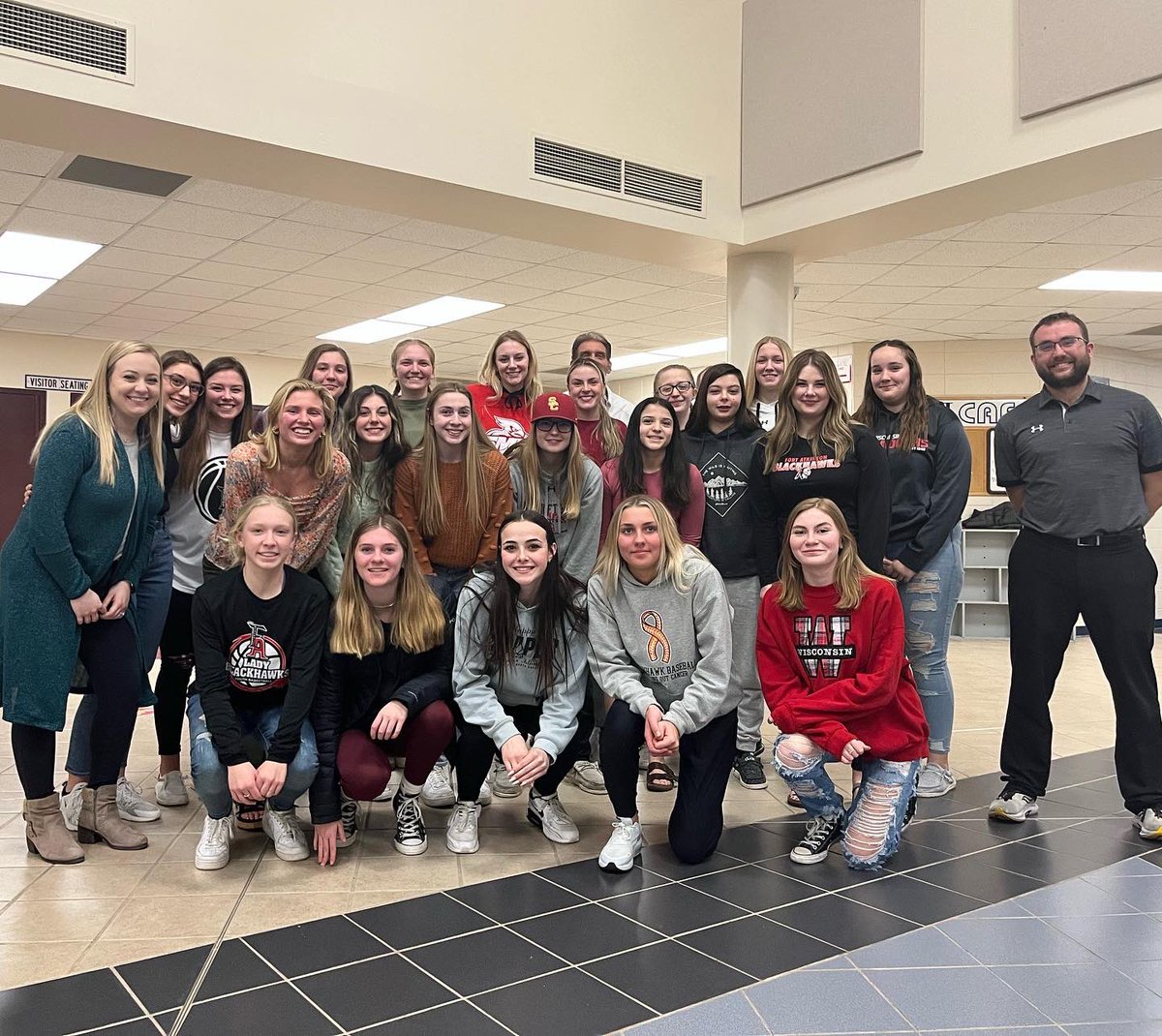 BlackhawksLady's tweet photo. HS season end banquet. A lot of effort/hard work by players/coaches. 11 wins, b2b conf. wins, brought Paddle home! 
Taylor Marquart-MVP
Payton Neste-Most Improved
Kiara Wolfram-Coaches Award
Elly Kohl-Shooter Award
@TaylorMarquart0 @elly_kohl @kiarawolfram https://t.co/Nz3z8e56YW