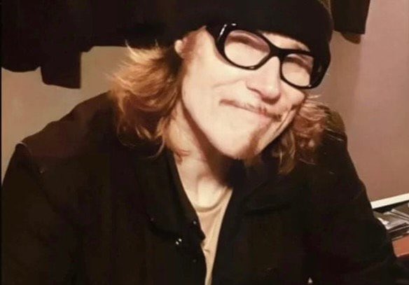 Marks passing has affected me much more than I ever could have anticipated. A lovely guy… and possibly the carrier of the best voice on the planet. Such a huge loss. #marklanegan.