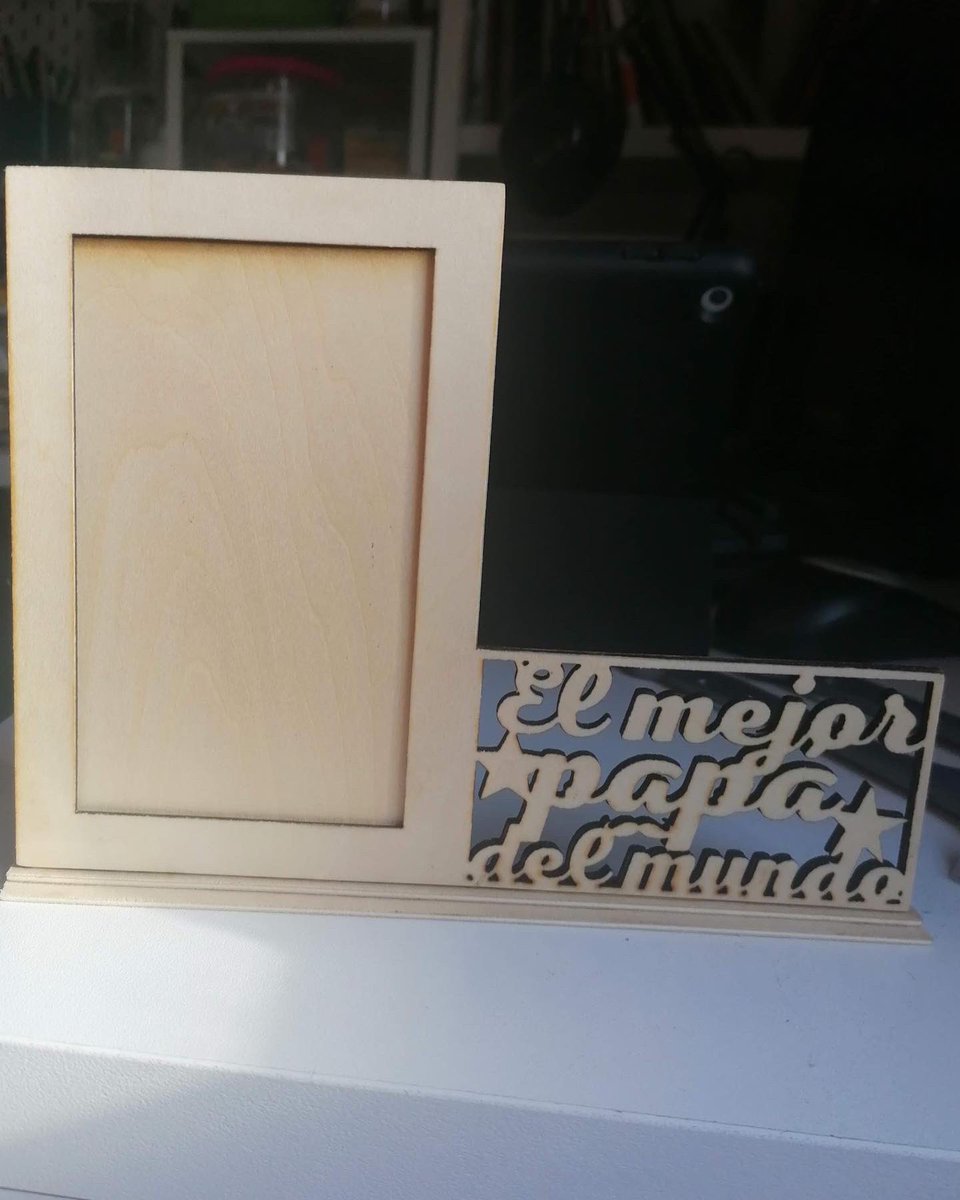 Tuestilodeboda's tweet photo. ¿Buscando regalo para el día del padre? Aquí os muestro dos ideas donde podéis poner vuestra foto favorita. Más información por privado.
#regalo #regalopersonalizado #tuestilodeboda https://t.co/DV032ia8KU
