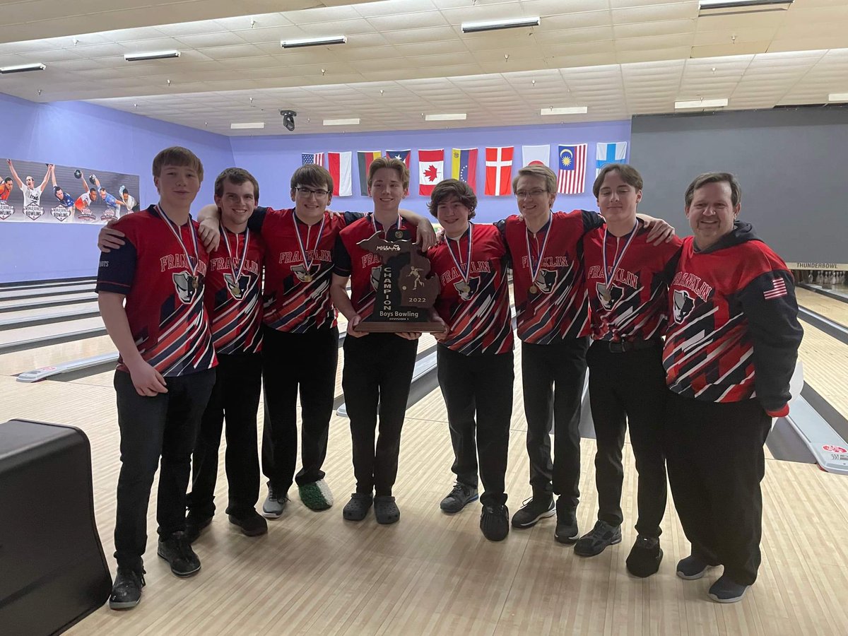 DO_Apparel_'s tweet photo. Livonia Franklin Division 1 State Champs! 🎳🏆

Congratulations and thank you for choosing DO!

#LookGoodBowlGood 
#MichiganMade 
#MadeInTheUSA https://t.co/2IBjhxRS4a