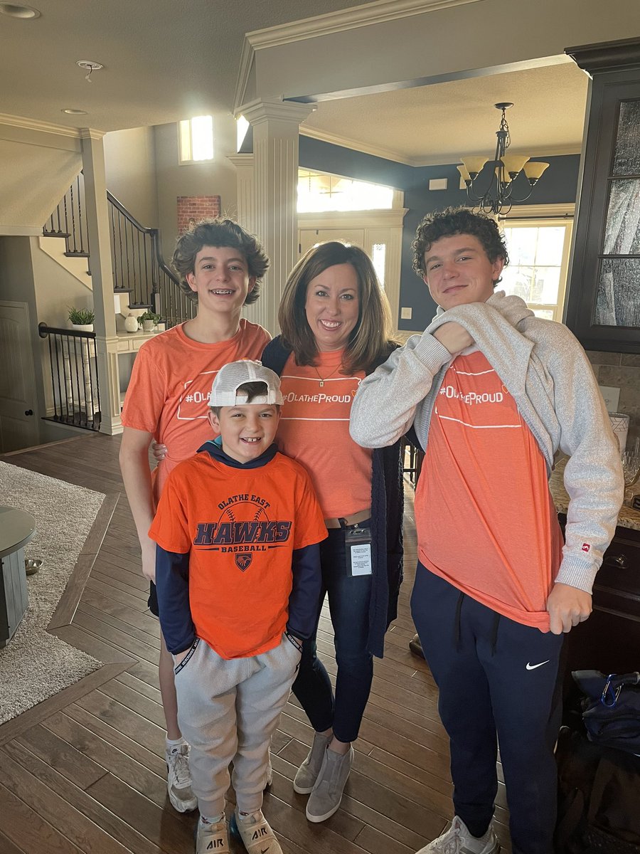 ODubFathersClub's tweet photo. Show us your Olathe East support! #EastStrong https://t.co/OjIS4rFNSP