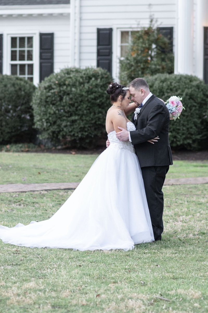 ashleyhallphoto's tweet photo. #wedding #richmond #virginia #virginiacliffeinn https://t.co/IbbUpS9Xja