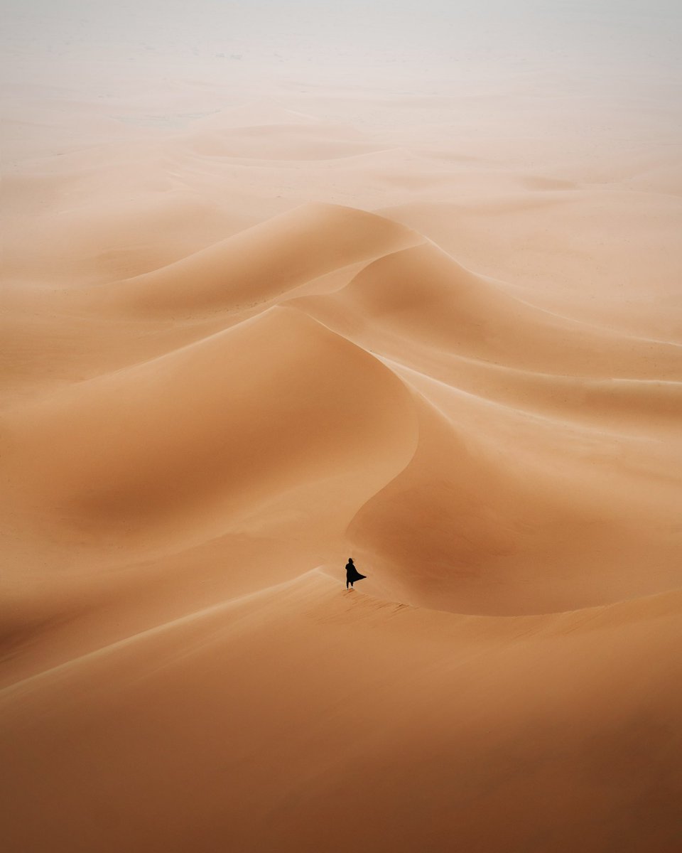 Gm ✨ it’s 5pm here in Saudi. Here’s a photo I shot from a really tall sand dune. The sandstorm made for some serious apocalyptic vibes. 👋🏽