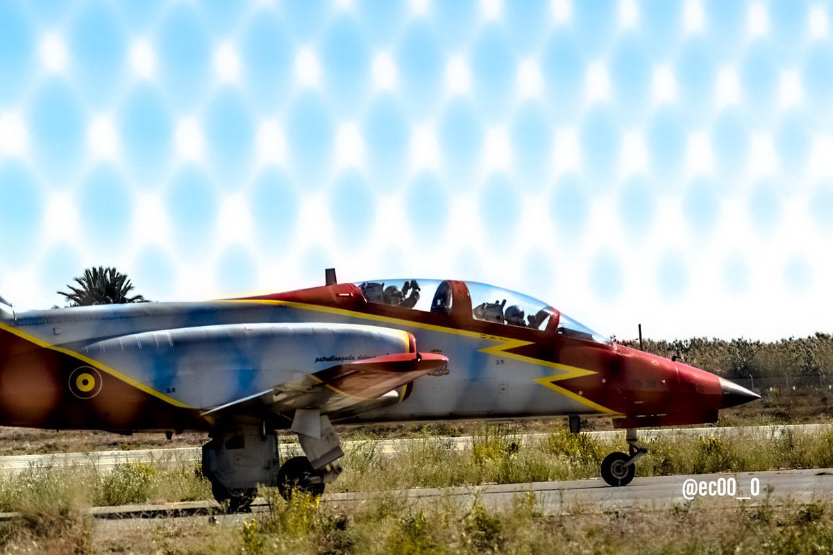 ec00_0's tweet photo. ¡Ready to take off! (C-101)
C101 en el punto de espera de la 05R.
- - - - - - - - - - - - - - - - - - - - - -
#c101 #sanjavier #aga #academiageneraldelaire #culopollo #ejercitodelaire #murcia
📍San Javier, Murcia https://t.co/s3ypegS3G8