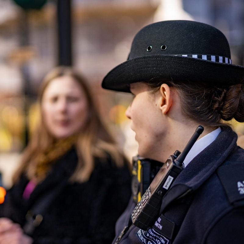 metpoliceuk's tweet photo. The Walk and Talk initiative is just one of the ways we are listening to the concerns of women across London.

Local officers in Westminster met with Youth club manager Sarah Nicholls from @STAndrewsYC to understand what we can do to make London a safer place.