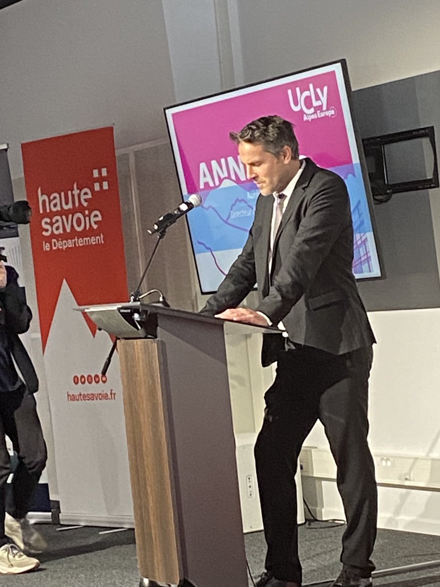 #inauguration campus <a href="/ucly/">UCLy</a> <a href="/annecy/">Tong</a> avec #aurelienEminet directeur du campus. ⁦@ESDES_Officiel⁩ ⁦@UCLYDROIT⁩ ⁦<a href="/ucly/">UCLy</a>⁩