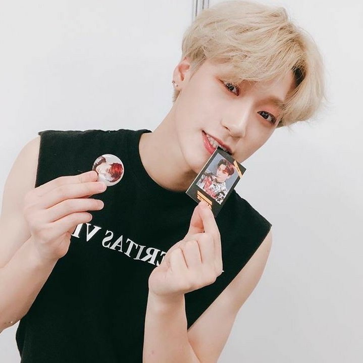 cryforhong's tweet photo. Remember this san and hongjoong pics exist https://t.co/xNDLPs71Qf