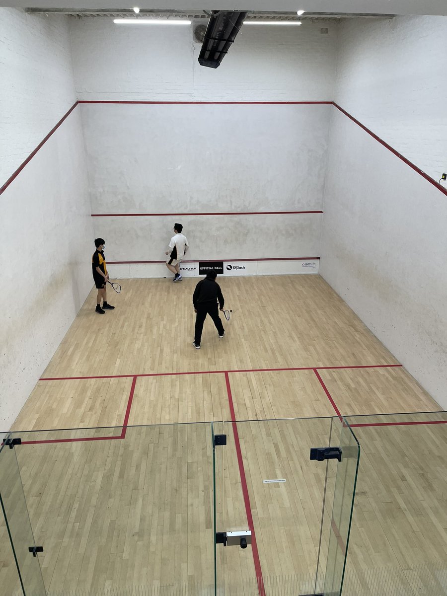 MiddleMtbs's tweet photo. Year 11 boys enjoying squash this afternoon @northernclub @MerchantsCrosby https://t.co/HeBYjtUz9J
