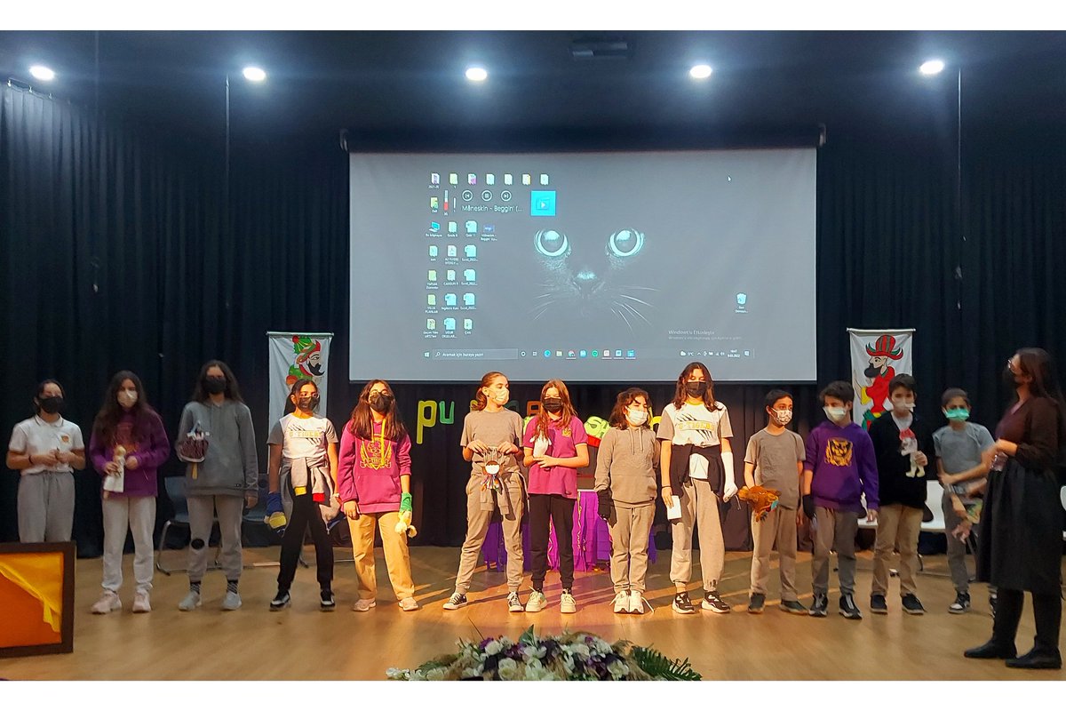 UONarlidere's tweet photo. 6/B sınıfı öğrencilerimiz kendi yaptıkları kuklalarla "Puppet Show" kukla festivalinde ingilizce becerilerini sergilediler.🥳 Öğrencilerimize ve katılım gösteren velilerimize teşekkür ederiz.💜
#UğurluOlmak https://t.co/VTvRH3Hs1q