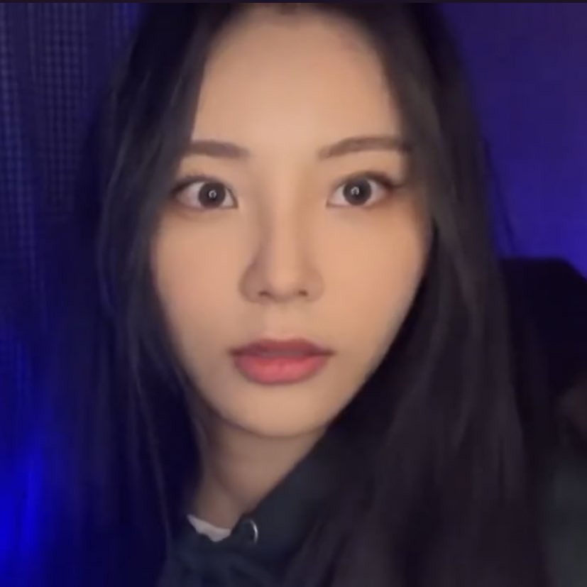 hourly jinsoul (@hourjinsoul) on Twitter photo 