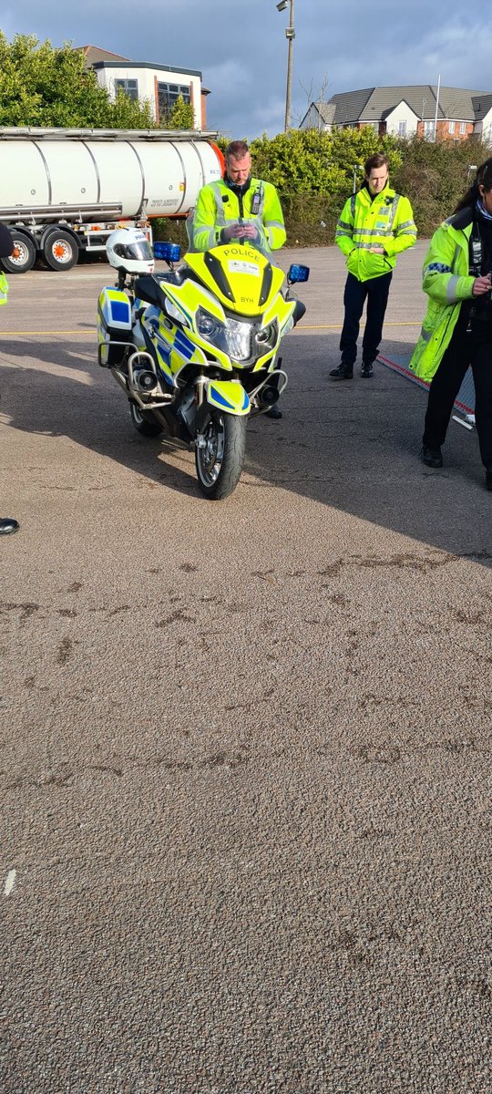 Samantha Wood tweet media