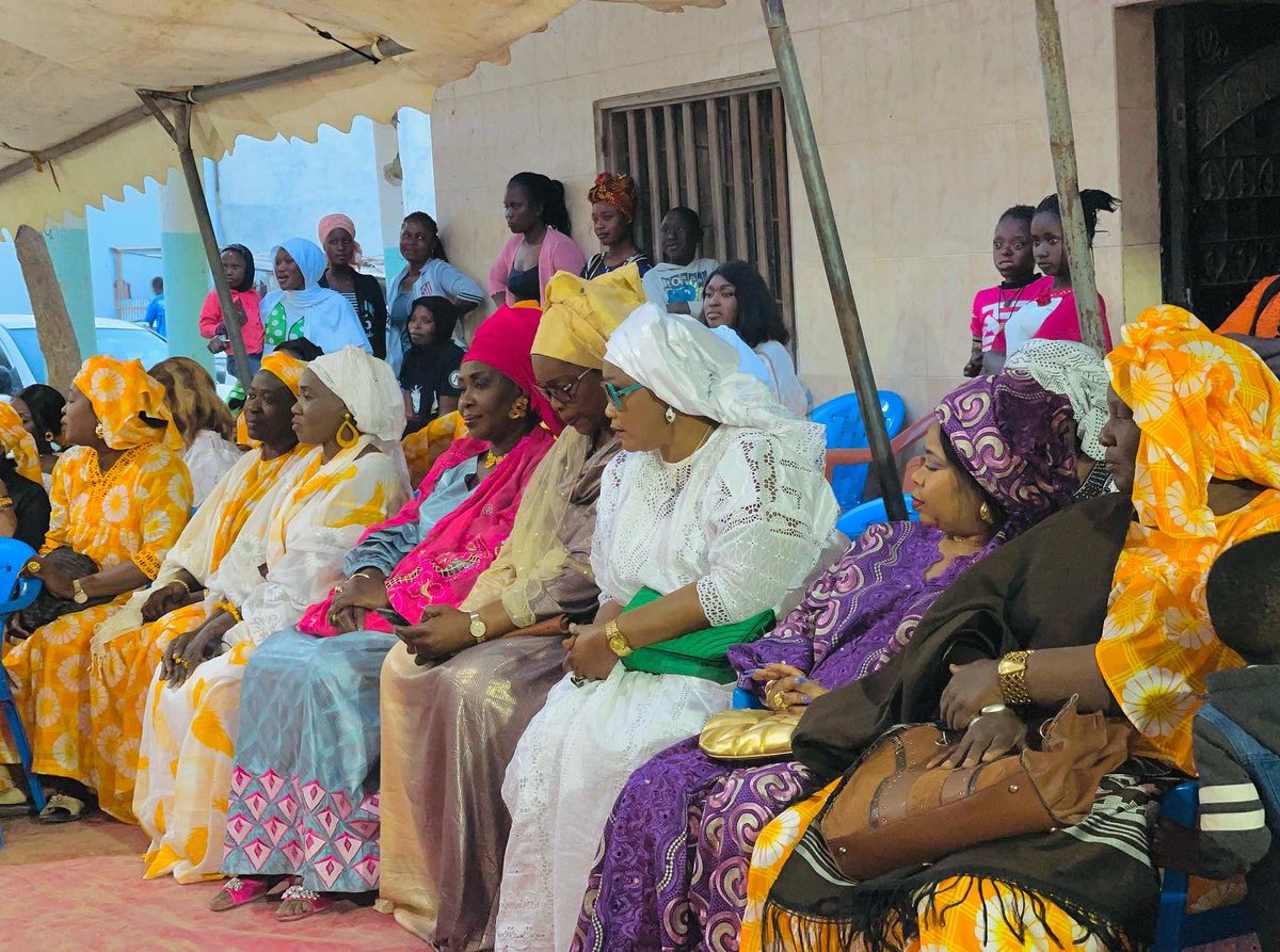 DaffSame's tweet photo. Journée internationale de la femme le 8 mars célébré à Ouest foire Organisé par le groupement sope NABY un moment d’échanges et de communion où les femmes ont décidé de témoigner de leur affection à l’endroit de ma personne "SARGAL MOUSSA DAFF" 
#8M2022 #womensday2022 #senegal https://t.co/2JHiXLFylS