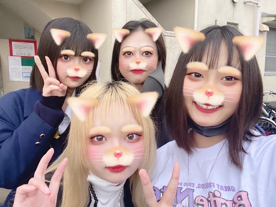Causal_reaction's tweet image. 旦那に見つかるまでやり続けたいと思います😊
#三姉妹 #長女 #大学1 #2女 #高校3 #3女 #中学2年生