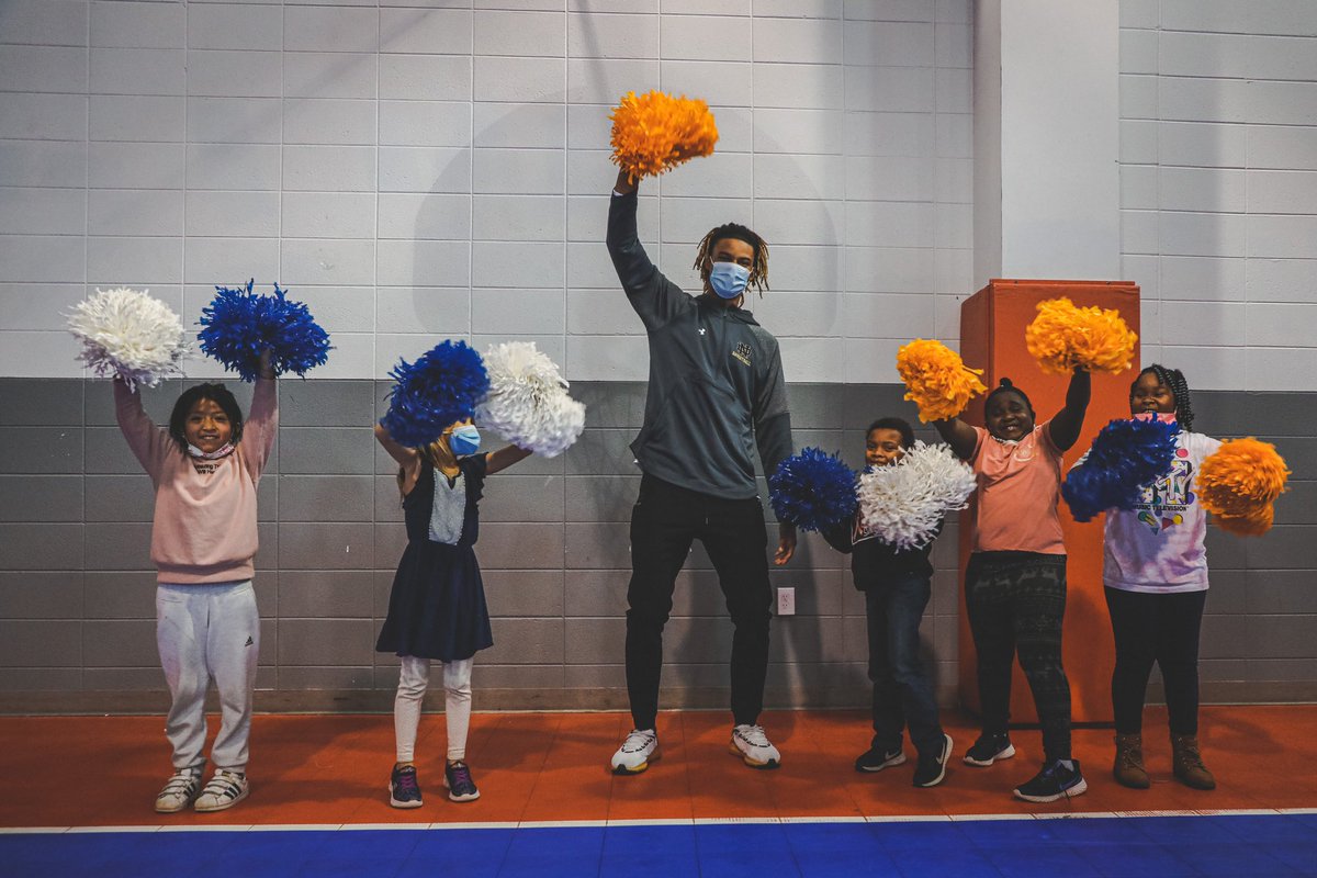 NotreDameGLD's tweet photo. Good luck to the πβs in Brooklyn this week!
You have worked to inspire our community this year and we canβt wait to cheer you on from home! βοΈ
#GoIrish x #IrishOn3 https://t.co/6wtmevTBJz