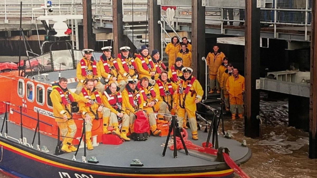 Thankfully, the three people on the yacht were able to make their own way into Harwich harbour once the situation had been stabilised.

Thank you for your 33 years of service Ricky! We wish you a very happy retirement.