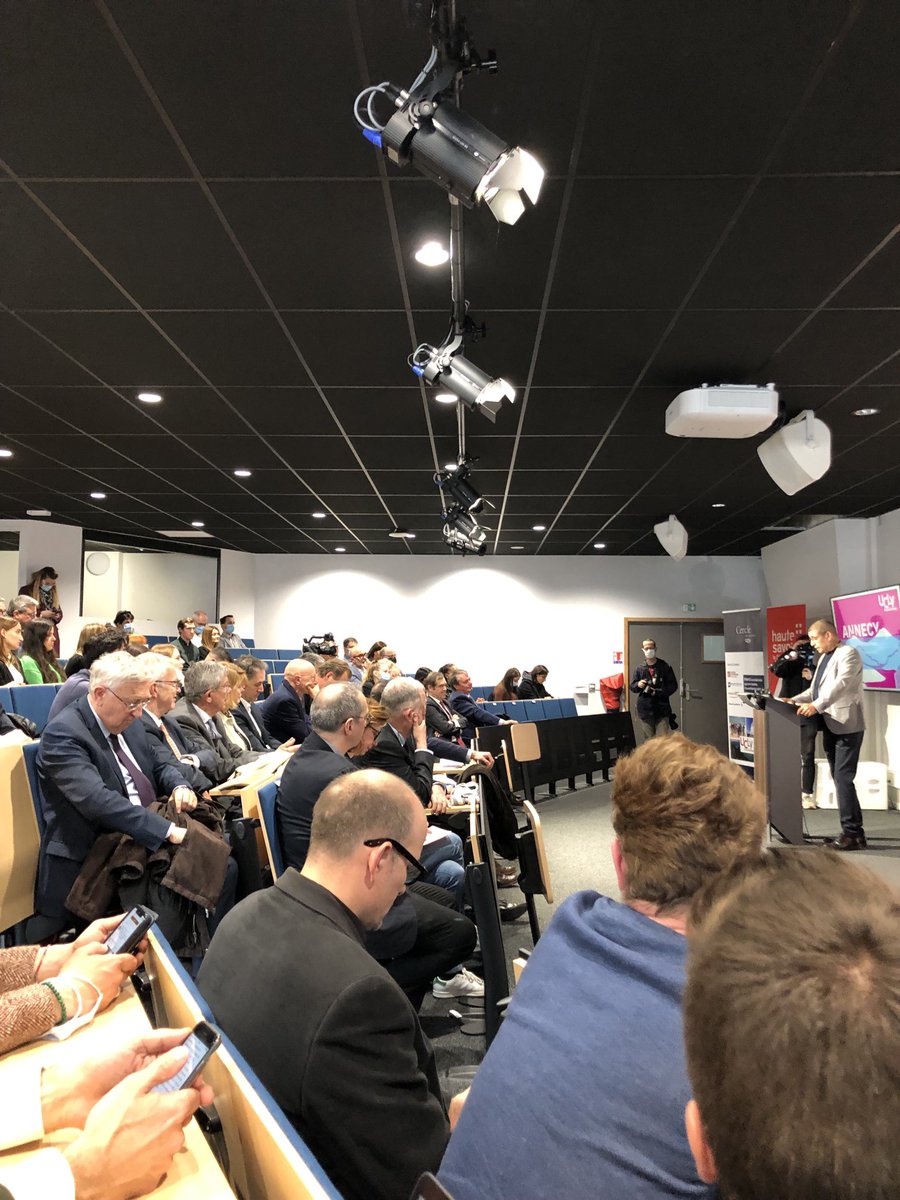 Inauguration du campus ⁦<a href="/ucly/">UCLy</a>⁩ Alpes Europe. ⁦@ESDES_Officiel⁩ y dispense depuis la rentrée le bachelor in business, formation visée et dont le diplôme est revêtu du Grade de licence. De nouvelles formations très bientôt