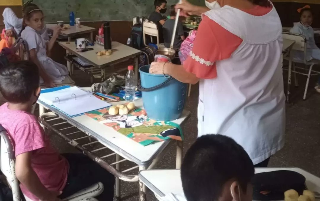 Escuela270's tweet photo. Esta semana comienza a funcionar el comedor escolar, brindándole desayuno y merienda a los niños. Agradecemos a la Dirección de Nutrición Escolar  y Cooperativa Yerbatera Dos de Mayo Ltda. por hacerlo posible.
@CGEMisiones @misioneseduca https://t.co/nEDwk5g4Tm