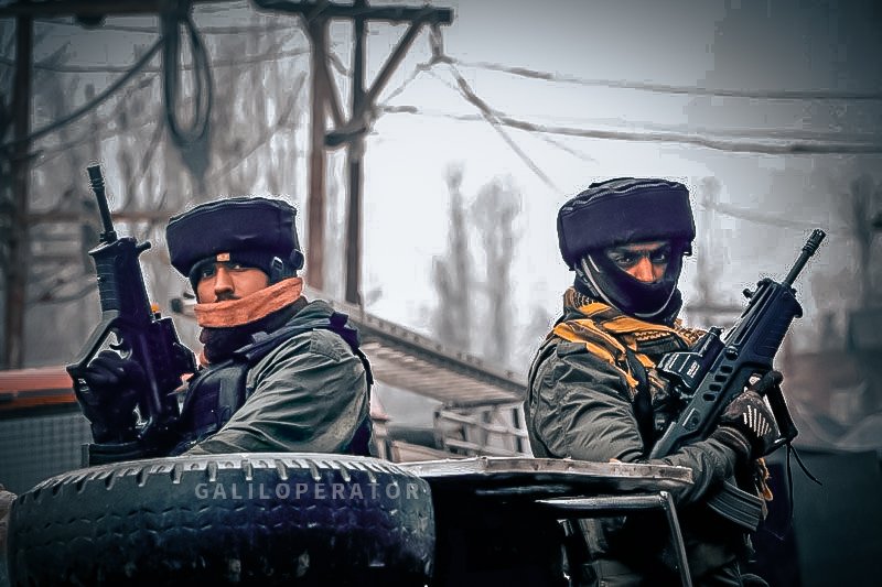 galiloperator's tweet image. To stop a bad guy with a gun, it takes a good guy with a gun.
.
In pic:- PARA SF operatives armed with TAR-21 with MEPRO RDS.
.
Picture cr:- To its respective owner.
#IndianArmy #India #mepro #iwi #iwitavor #tavor21 #paracommandos #specialforces