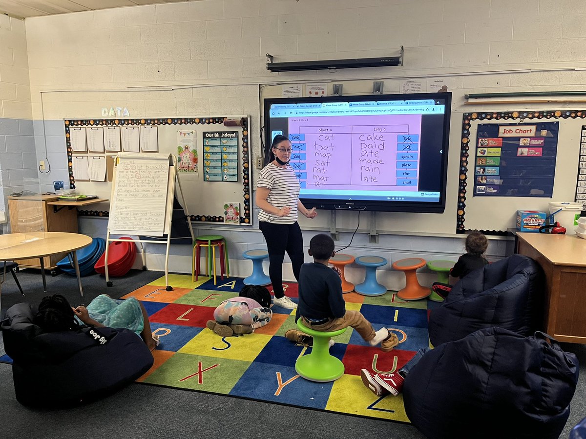 _Heart4Leading's tweet photo. Another awesome day in the Falcon Nest with the best staff and students around! @PESHamptonVA #learningalldaylong https://t.co/wA3EUmbZBh