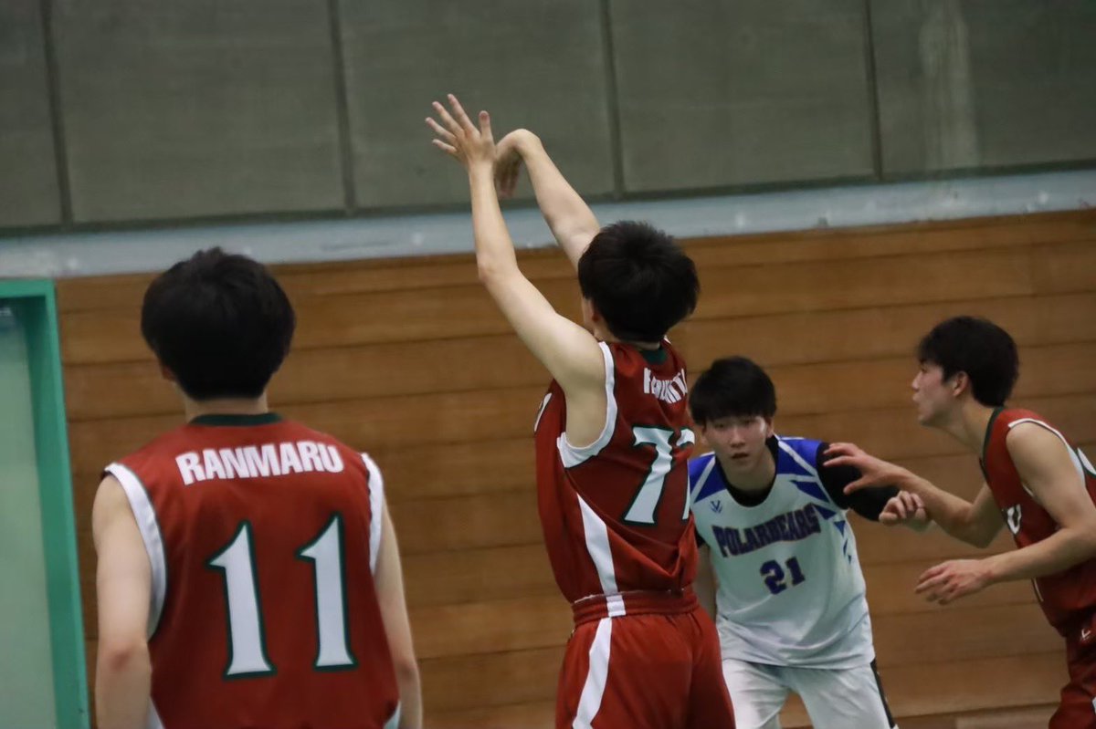 iuhw33365995's tweet photo. こんばんは🌟
男子バスケットボール部です！
#春から国際医療福祉大学
#大田原キャンパス 
の皆さん！一緒にバスケしませんか？🏀
見学だけでもお待ちしてます🕊 https://t.co/1Qpai9YCxU