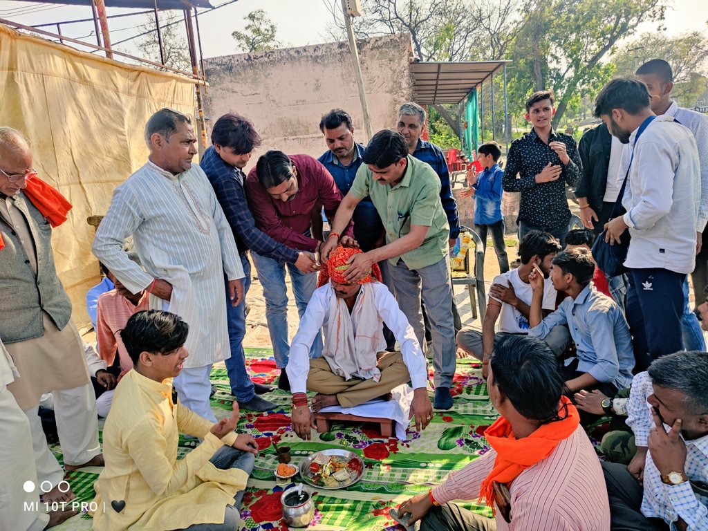 CMBhardwaj1's tweet photo. #CFIF के संस्थापक प्रिय अनुज @shivrajswaraj जी की पूज्य माता जी की अरिष्टि में ( पगड़ी रस्म ) में रह दिवंगत पुण्य आत्मा को पुष्पांजलि अर्पित कर आत्म शांति की प्रार्थना की ।
ॐ शांति शांति शांति: https://t.co/gALijPpYlO