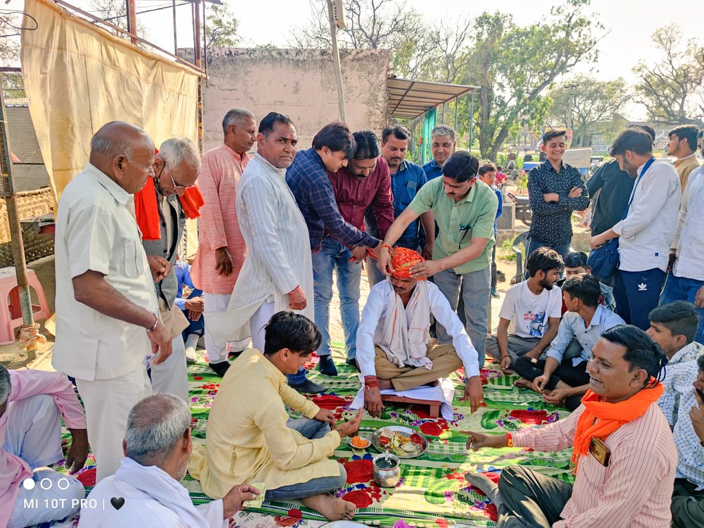 CMBhardwaj1's tweet photo. #CFIF के संस्थापक प्रिय अनुज @shivrajswaraj जी की पूज्य माता जी की अरिष्टि में ( पगड़ी रस्म ) में रह दिवंगत पुण्य आत्मा को पुष्पांजलि अर्पित कर आत्म शांति की प्रार्थना की ।
ॐ शांति शांति शांति: https://t.co/gALijPpYlO