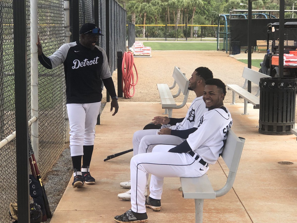 EvanPetzold's tweet photo. Latin American infield coordinator Angel Berroa talking to Roberto Campos and Cristian Santana. #Tigers https://t.co/jiFsxs7dNB