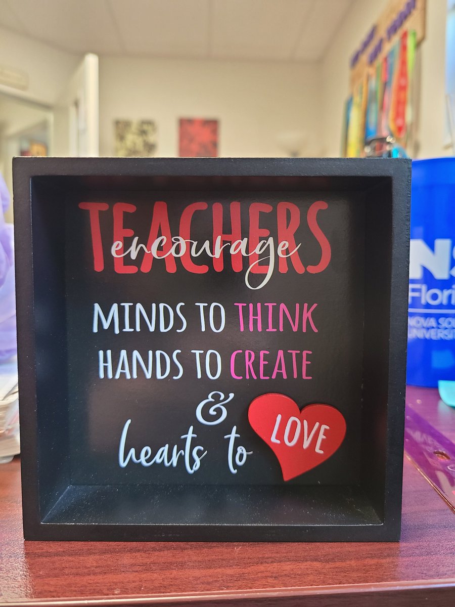 CortneyStein3's tweet photo. One of my students dropped this off for me today with a kind note. What a lovely pick-me-up for the long, post Spring Break week. https://t.co/g0ChLr4lS3