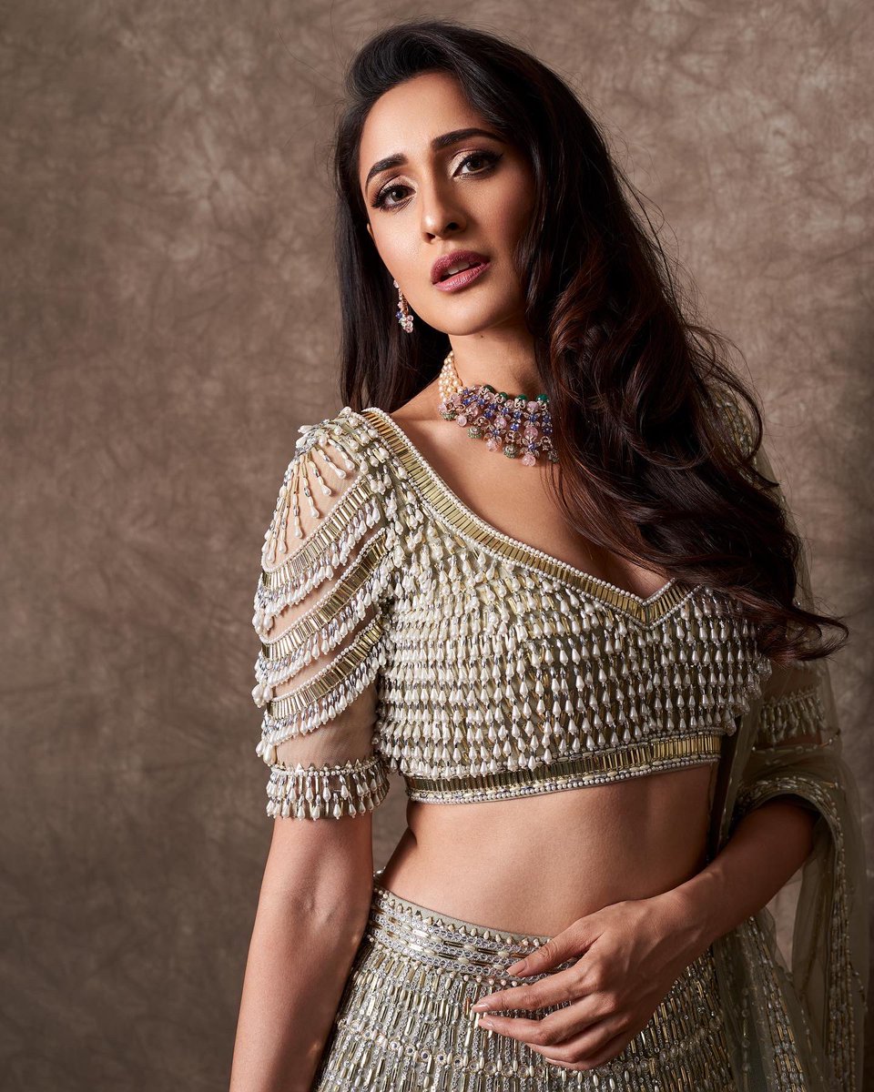 ItsMePragya's tweet photo. Princess Vibes ✨👑

What a pleasure and honour to have walked for the amazing @neeta_lulla amongst the women achievers from so many different fields..

Thank u #DrVijayAnandReddy for organising this wonderful event &amp; felicitating us..More power to you 💫💫 https://t.co/rmMP6fbLEu