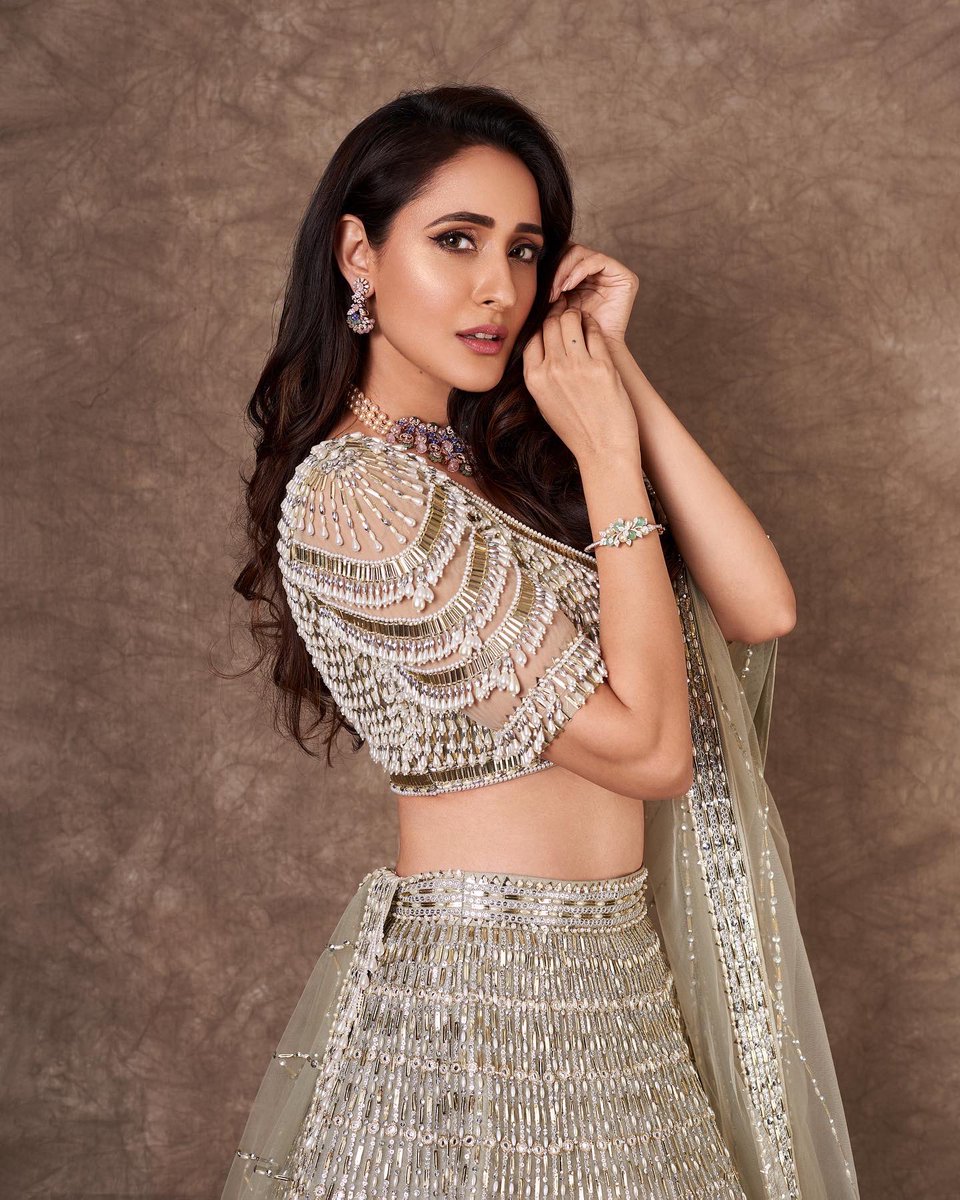 ItsMePragya's tweet photo. Princess Vibes ✨👑

What a pleasure and honour to have walked for the amazing @neeta_lulla amongst the women achievers from so many different fields..

Thank u #DrVijayAnandReddy for organising this wonderful event &amp; felicitating us..More power to you 💫💫 https://t.co/rmMP6fbLEu