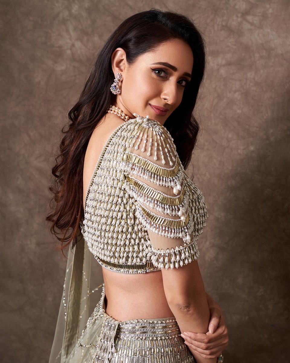 ItsMePragya's tweet photo. Princess Vibes ✨👑

What a pleasure and honour to have walked for the amazing @neeta_lulla amongst the women achievers from so many different fields..

Thank u #DrVijayAnandReddy for organising this wonderful event &amp; felicitating us..More power to you 💫💫 https://t.co/rmMP6fbLEu
