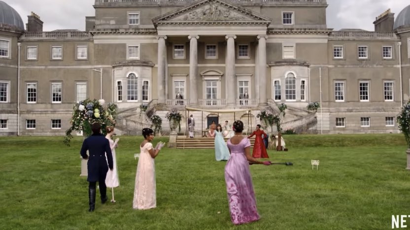 goldenfolklore_'s tweet photo. A CENA DO PALL MALL VAI SER MAIOR QUE CARREIRAS CARA 

BRIDGERTON TRAILER https://t.co/Re1l92SRpy
