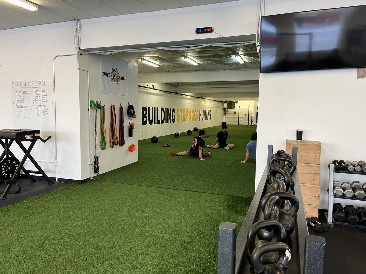 Huge thanks to <a href="/CoachDHansen/">Darren Hansen</a> and the whole team at Hansen Athletics for letting me come through (early) this morning! Story tonight at 10 p.m on what they’ve got going on.