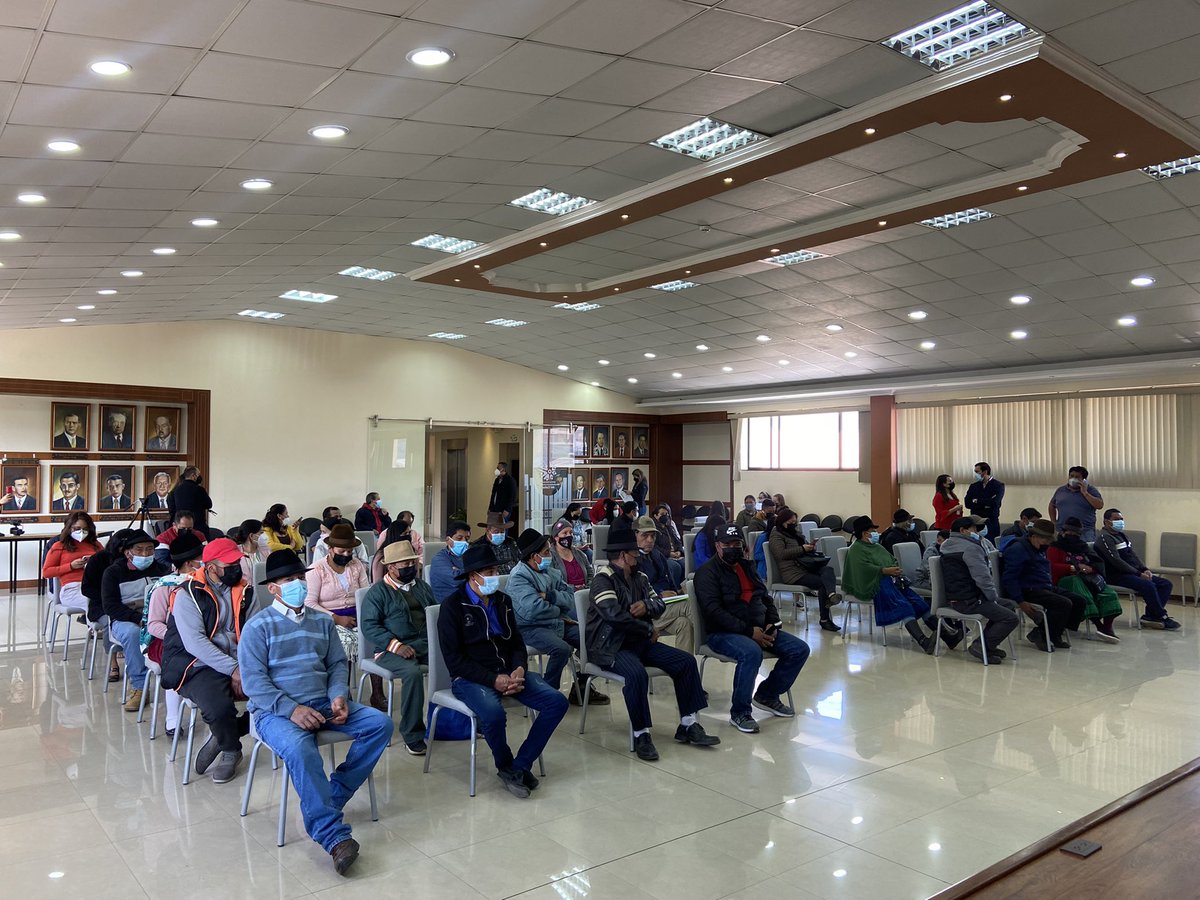 elecaustro's tweet photo. En este momento da inicio la firma de convenios para “Mantenimiento de la conducción de Riego” entre la @PrefecturaCanar y ELECAUSTRO, para varias comunidades de la zona de influencia de la Central Hidroeléctrica Ocaña
#EnergíaParaLaVida
#GenerandoDesarrollo
#GenerandoFuturo https://t.co/n9Z17nlLj9