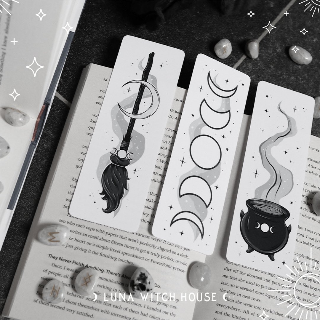 LunaWitchHouse's tweet photo. πβ¨ Season of the Witch bookmark bundle β¨π
Introducing my first bookmark bundle to join the shop! Aren't they beautiful ππ
β β β β β β β β β
#witchcraft #wiccan #wicca #witchbooks #witchbookmarks #bookmarks #etsyshop #etsyseller #LINKINBIO https://t.co/QN2hPVz4qI